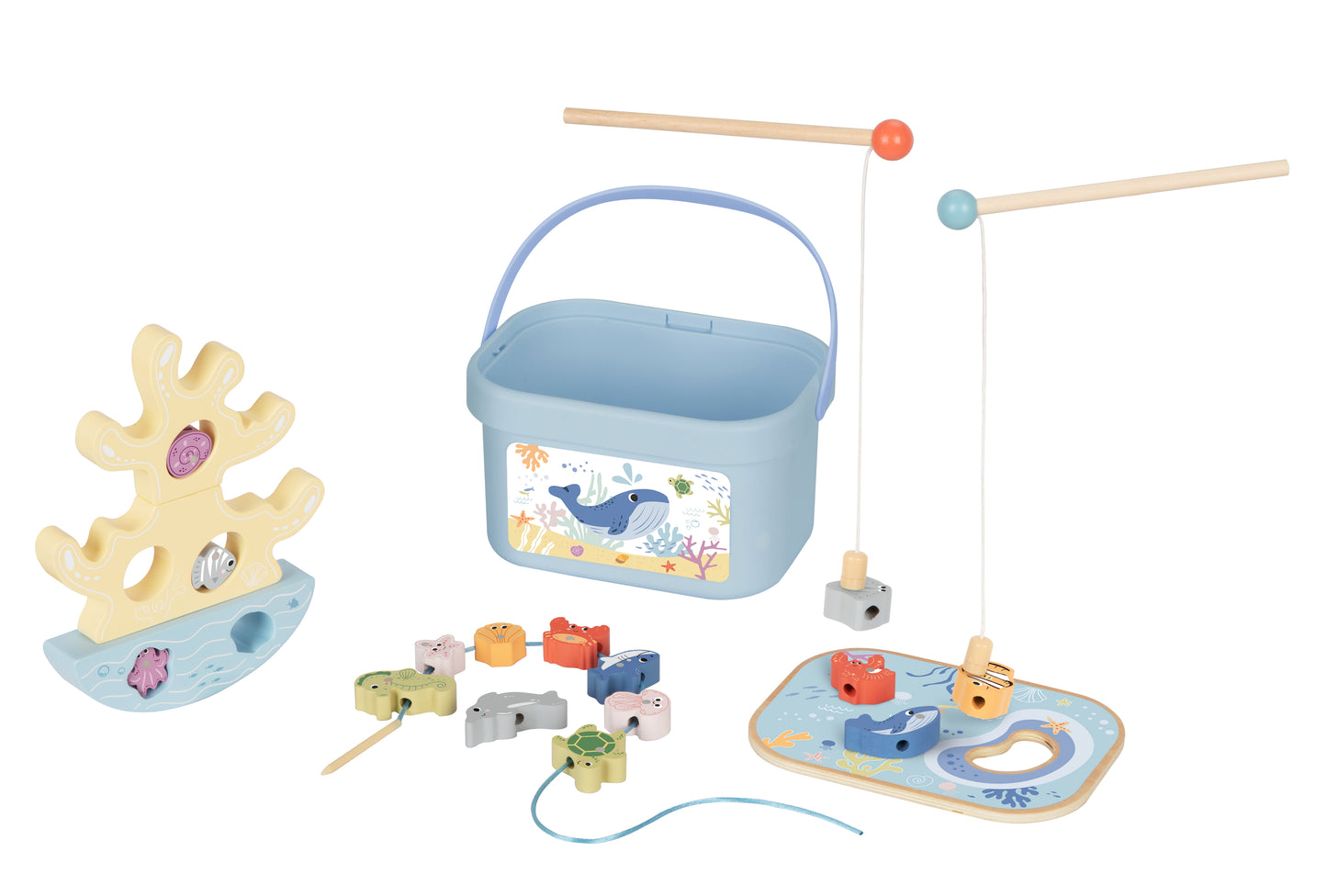 Joc din lemn 3 în 1: pescuit magnetic, șnuruire și echilibru. Include pești cu magneți, două undițe, piese perforate și bază din lemn.