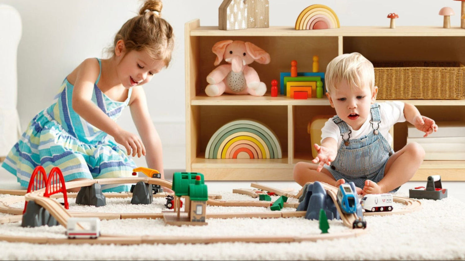 Importanța jucăriilor educative în primii ani de viață