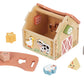 Casă din lemn în formă de fermă cu animale, sortator de forme geometrice și acoperiș detașabil